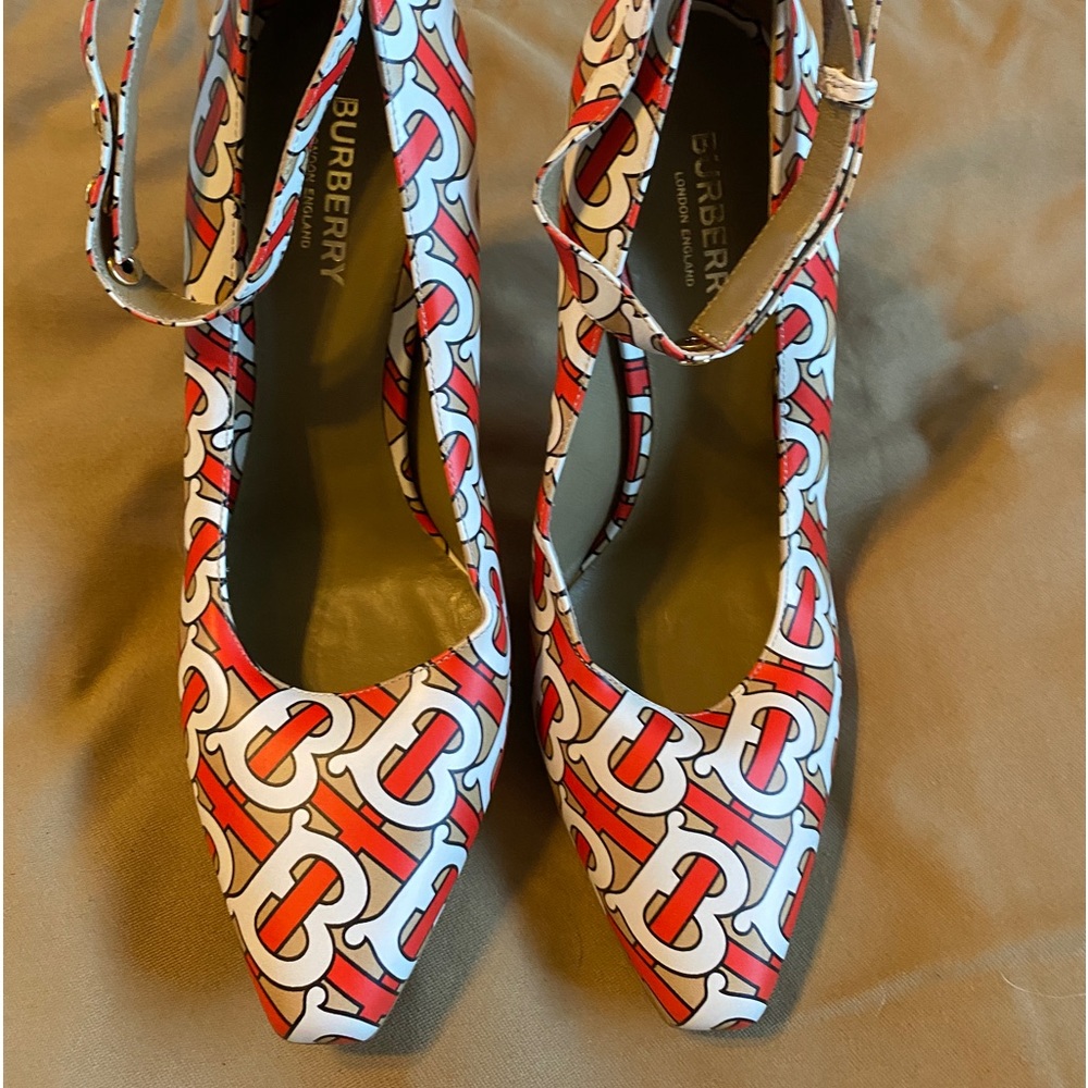 Burberry heels
